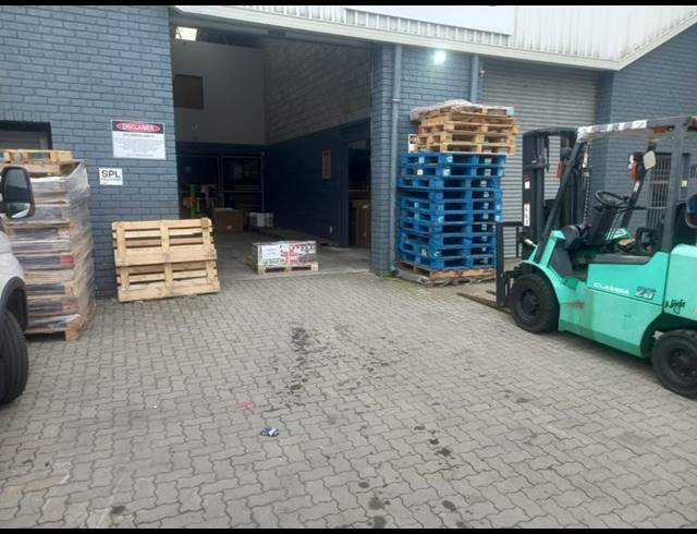 BUSINESS PROPERTY TO RENT IN WALMER